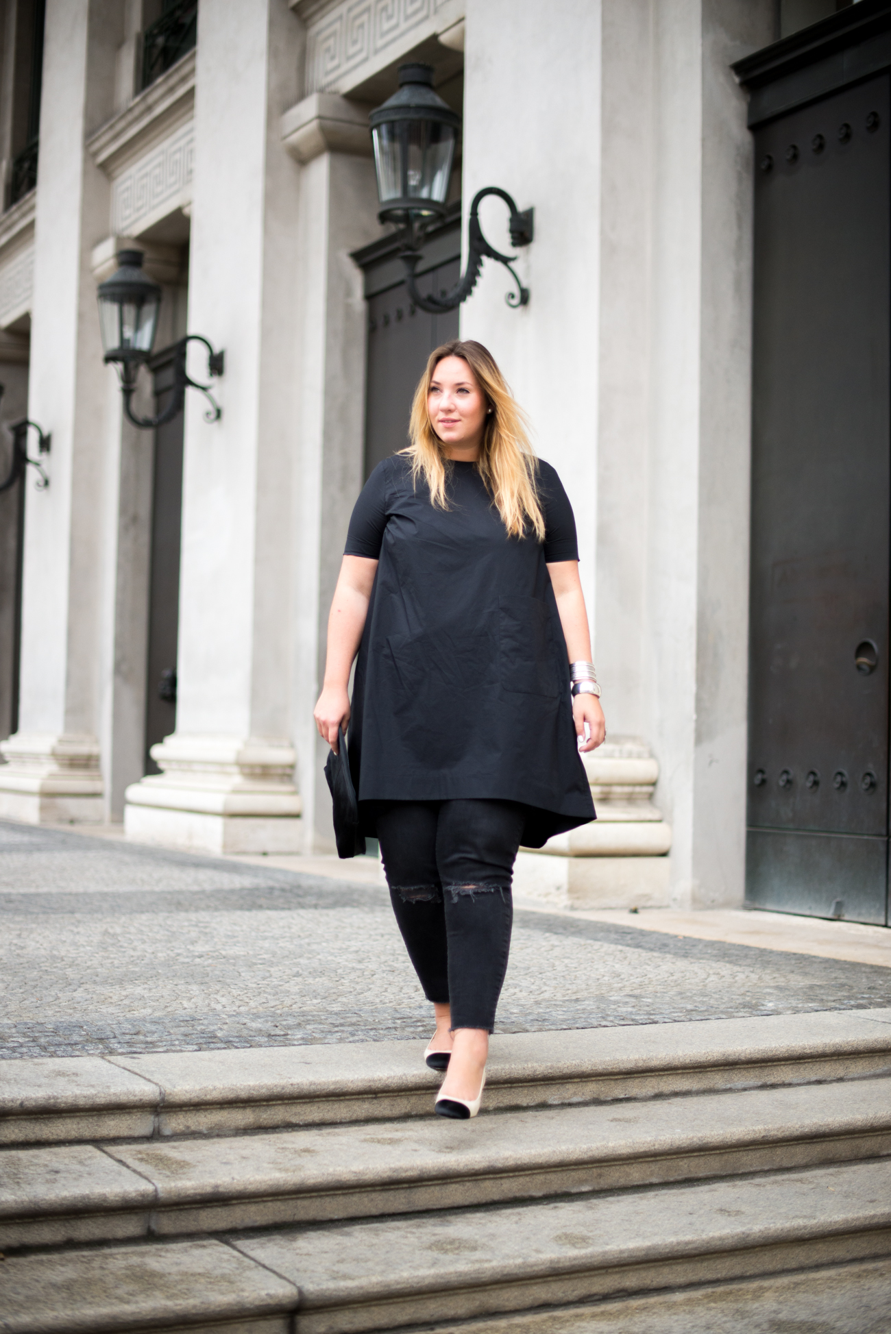 The Skinny and the Curvy One_Dress over Pants_Plussize Blogger_Plussize Fashion_Sling Back Pumps_Chanel Look a like (4 von 5)