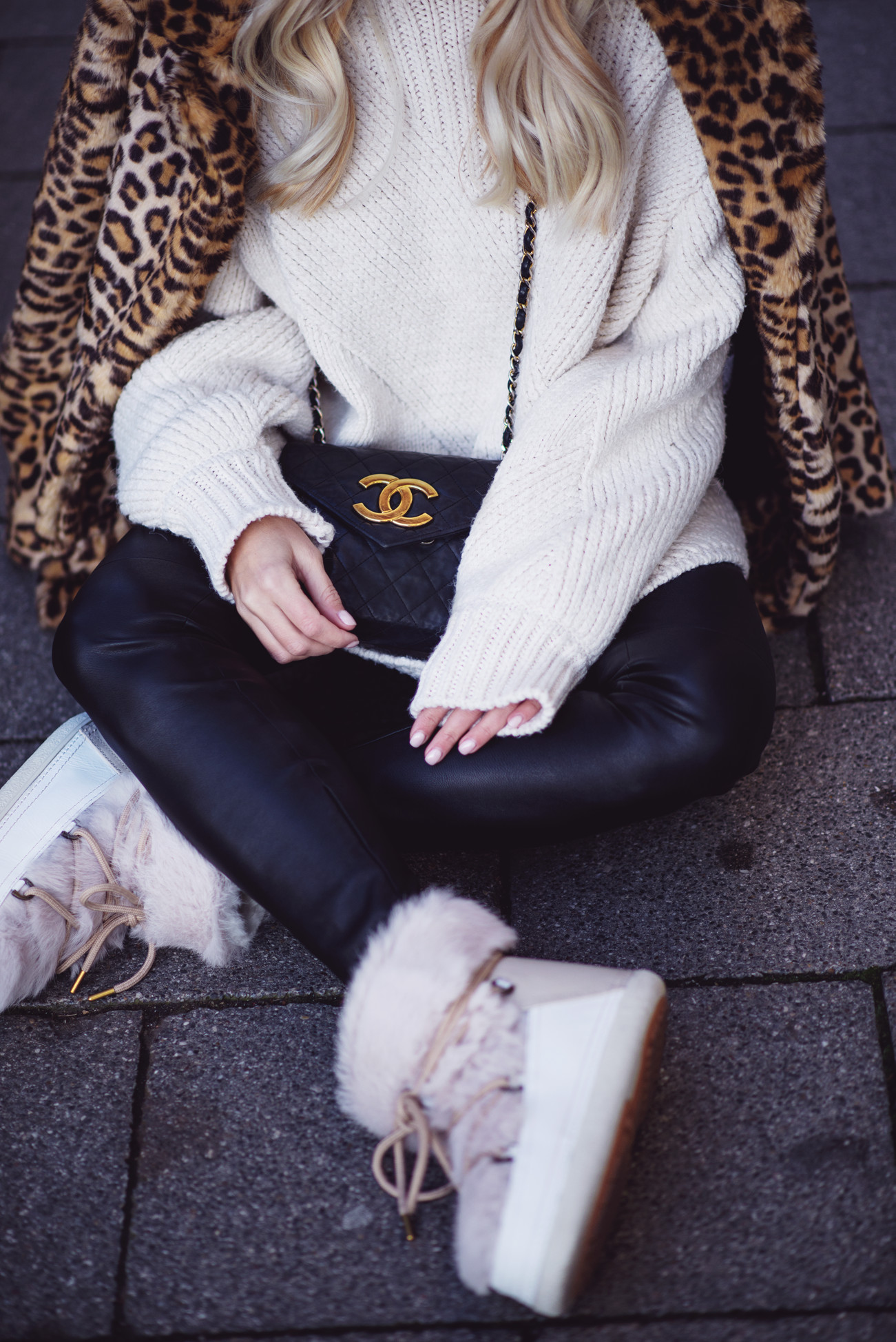 fashion-fashionblogger-blogger-chanel-winter-cozy-knitwear-leo-sequinsophia-7-dsc_6330