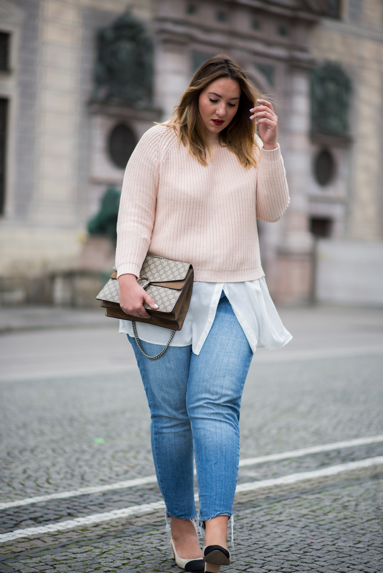 the-skinny-and-the-curvy-one_fashion_plussize_marina-rinaldi_chanel_jeans_blue-jeans_curve-outfit-inspo_muenchen-blogger_daily-outfit_plus-size-blog_plus-size-blogger-deutschland_-7-von-23