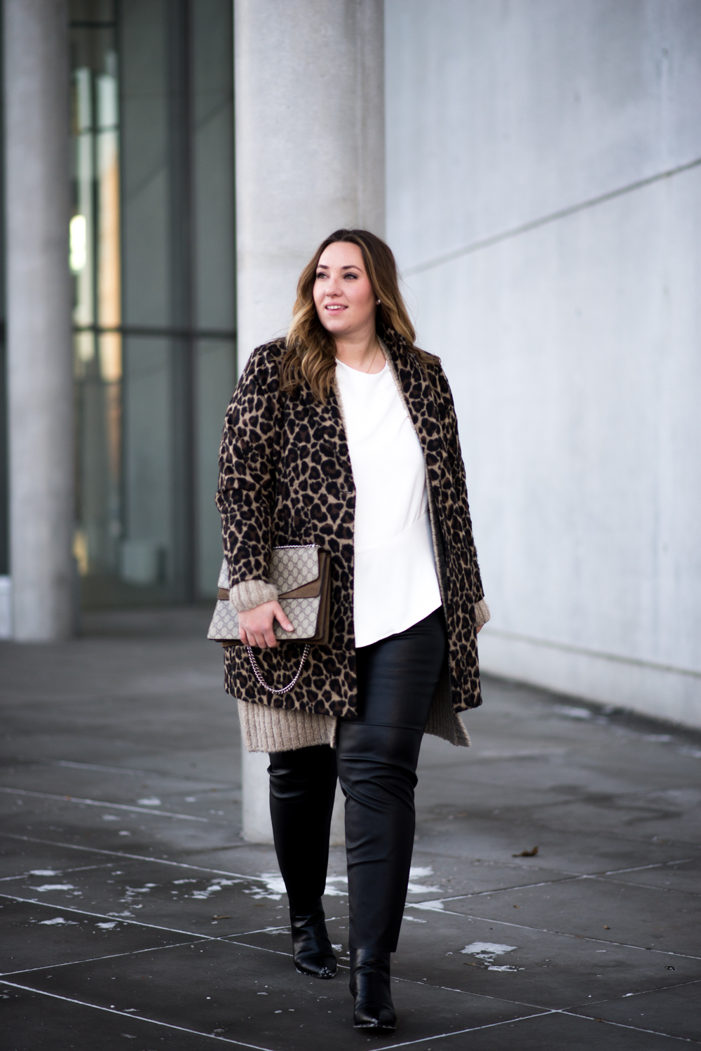 leo-coat_river-island-plus_river-island_curve-blogger_plus-size-blogger_the-skinny-and-the-curvy-one_muenchen_fashionblog-deutschland-7-von-9