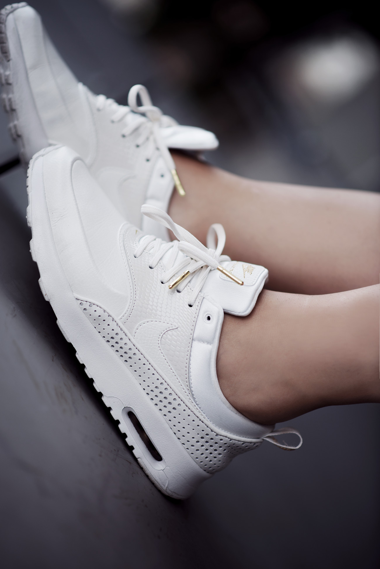 Nike-Thea-Sneakers-Girls-Fashion-Blogger-Munich-Germany-TheSkinnyandtheCurvyone-2-DSC_3293
